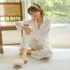 Conjunto de Pijama de Veludo Leve de Luxo, Amigo da Pele, com Gola Lapela, Mangas Longas e Calças Longas, Conjunto de Duas Peças com Acabamento de Alto Padrão, Roupa Confortável para Casa, Robe de Manhã 938