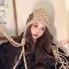 Gorro de punto Otoño e Invierno Botón Tela borla Sombrero Rojo sombrero cálido lindo femenino Coreano gorro de punto pullover protección para las orejas sombrero para el frío
