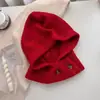 Chapéu de Vento de Cor Sólida Versátil Estilo Coreano Novo de Inverno para Mulheres Cachecol de Gola com Capuz de Proteção para Orelhas Chapéu de Lã Tricotado Venda por Atacado