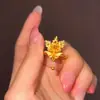 Anillo de Borla de Fénix Estilo Nacional Nuevo Boda China Tres Accesorios Dorados Temperamento Clásico Sensación de Alta Gama Anillo para el Dedo Mujeres
