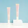 Tubo cosmético de plástico de 13 ml con aplicador de terciopelo para labial, brillo de labios, rubor y materiales de empaque de muestras cosméticas