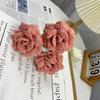 Flor de estambre tejida a mano producto terminado con pétalos puntiagudos hacia afuera, flor de rosa tejida, regalo para cumpleaños y Navidad, flor realista de ganchillo
