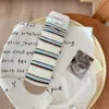 Meias Risadas Color Block Outono e Inverno Novas para Mulheres, Meias Slouch de Renda Micro-Embossada, Meias Versáteis da Moda Tendência Japonesas de Cano Médio