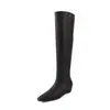Botas de Moda Estilo Britânico 4,5cm Emagrecedoras Novas Outono/Inverno 2026 Bico Quadrado Salto Baixo Aumento Oculto Botas de Cavaleiro Femininas