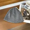 Gorro de Punto Nuevo para Otoño e Invierno Versión Coreana Versátil Cálido Protección para los Oídos Gorro Adelgazante de Lana Doble Capa Color Sólido Alta Calidad