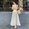 Envío Gratis Vestido de Alta Calidad para Mujer en Verano, Hermoso Estilo Nuevo de Tirantes Halter Estilo Francés Vestido Largo para Vacaciones en la Costa