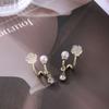 Pendientes de camelia blanca para mujer, elegantes pendientes de botón con diseño de nicho de perla, ligeros, de lujo, de alta gama, con flores, de moda.