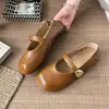 Zapatos retro de hada Mary Jane franceses para mujer, moda primavera-verano 2026 estilo nuevo, sensación de alta gama, adecuados para faldas, zapatos bajos de cuero con suelas suaves