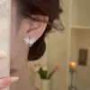 Pendientes de Mariposa con Microincrustaciones Plateadas para Mujer, Lujo Ligero, Gama Alta, Pendientes Elegantes y con Estilo, Nuevo Estilo 2025, Pendientes Únicos y Hermosos