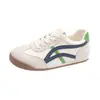 Zapatillas blancas de mujer para aumentar la altura, nuevas de verano 2026, versátiles, para estudiantes, deportivas, casuales, zapatos de mujer