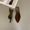Sandálias Rasteirinhas Estilo Coreano Plataforma Femininas Verão Uso Externo 2026 Novo Design de Salto Alto Suede Bico Fino Chinelos Femininos