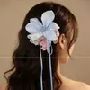Presilha de Cabelo Flor Artificial Super Feérica, Presilha Versátil para Franja Lateral, Pente de Cabelo Exquisito de Alto Padrão, Nova Presilha de Acessório de Beira-Mar