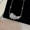 Collar de Pluma con Diamantes Completos Bao Shi Jia para Mujer Cadena Clavicular de Moda Diseño de Nicho Personalizado Cadena con Sensación de Alta Gama