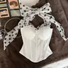 Corsé de estilo vacacional con tirantes blancos, patchwork de lunares blancos y negros, entallado a la cintura y con ballenas