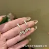 Brincos Cauda de Peixe com Zircônia Pérola, Design de Nicho Personalizado, Novos Brincos Tendência com Agulha de Prata para Mulheres