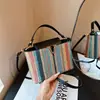 2026 Nova Bolsa de Tecido Personalizada Casual Tendência Estilosa Ombro Único Bloco de Cores Transversal Design de Nicho Bolsa Quadrada Pequena