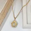 Nuevo Modelo de Lujo Ligero Dorado Arena con Acabado Cepillado Fino, Collar de Gota de Agua Pagoda Blanca, Estilo Chino Nuevo Temperamento de Alta Gama Al por Mayor