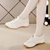 Sapatos Mocassins Femininos Novos de Solado Grosso para Primavera e Outono 2025 Sapatos Plataforma Casuais para Mães Estilo Coreano Sapatos Femininos de Tamanho Grande