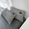Juego de cuatro piezas de terciopelo de leche de invierno, sábana y funda de edredón de forro polar de coral grado A, funda de edredón de franela, más un juego de ropa de cama de tres piezas con forro polar para otoño