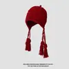 Nuevo Sombrero 2025 para Mujer Versátil Sombrero de Lana con Borlas Otoño e Invierno Protección Tibia para los Oídos Sombrero Rojo Tejido a Mano