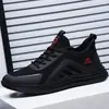 Zapatos deportivos transpirables para hombre de estilo coreano, modernos, casuales, zapatillas para correr de estudiante, zapatos negros versátiles de suela suave para hombre