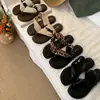 Chinelos de Tira de Seda com Estampa de Leopardo, Bico Redondo e Aberto, para Mulheres, Planos Versáteis para Uso Externo, Chinelos Franceses de Férias