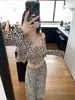 Conjunto de Casa Americano Dulce y Picante con Estampado de Leopardo, Pantalones de Pierna Ancha Cómodos y con Caída, Cárdigan Corto de Manga Larga Conjunto de Tres Piezas para Mujer