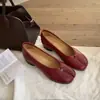 2026 Zapatos para Aumentar la Estatura 4cm, Cuero Genuino, Suela de Pezuña de Cerdo, Sensación de Alta Gama, Zapatos Planos de Ballet Fruncidos, Zapatos con Tacón Grueso y Punta Dividida