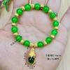 Puestos de lugares escénicos que venden joyas productos de bienestar en vivo cuentas de barril de jade blanco imitación pulsera de valientes de oro candado de longevidad pulsera de vidrio
