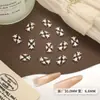 Moderna Nueva Decoración de Uñas en Forma de Cruz con Decoración de Pedrería, Accesorios Metálicos para Uñas DIY, Piezas Metálicas de Uña Portátiles de Aleación al por Mayor