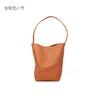 Bolsa Feminina de Couro Genuíno 2026 Nova Casual de Nicho Tote Bag Grande Capacidade Ombro Único Couro Bovino de Primeira Camada Bolsa Saco para o Dia a Dia