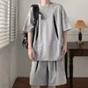 Conjunto Versátil de Verano Casual Deportivo de Dos Piezas con Remaches, Mangas Cortas, Corte Holgado, Tallas Grandes, Estilo Americano, Shorts Elegantes