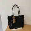 Bolsa Tote Tecida Texturizada Retrô Feminina 2026 Nova Moda para o Dia a Dia Bolsa de Ombro Único Sob o Braço Simples de Grande Capacidade Bolsa Feminina