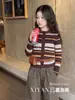 Conjunto de niña 2026 colección nueva de otoño: suéter cárdigan tejido a rayas retro para niños y pantalones de trabajo con estampado de leopardo