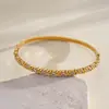 Pulseira de aço inoxidável europeia e americana com zircônia, formato de coração redondo e flor, simples e elegante para uso diário, joia de nicho de alta qualidade