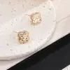 Pendientes Transfronterizos Nuevo Estilo Patrón de Escamas de Dragón Hielo Triturado Brillo Fino Trébol de Cuatro Hojas para Mujer, Lujo Ligero Nuevo Estilo Chino Joyería Elegante que Mejora la Fortuna