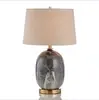 Lámpara de Mesa Cerámica Estilo Americano Simple Moderno Material de Cobre Chapado en Oro Iluminación para Sala de Estar, Dormitorio, Mesita de Noche, Habitación Modelo de Hotel