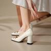 Sentido del Diseño Francés Hebilla de Metal Zapatos de una Sola Capa Retro Otoño Sentido de Alta Gama Zapatos Blancos para Mujer Tacones Cuadrados Elegantes Tacón Grueso