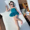 Traje de baño para niña estilo nuevo 2025, estilo princesa, falda de malla, una pieza, estilo Ins para niños, traje de baño lindo para niñas pequeñas, vacaciones