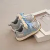 Zapatos Deportivos Infantiles 2026 Primavera/Otoño Nuevo Estilo Zapatos Casuales para Niñas Niña Azul Amarillo Combinación de Colores Modernos Versátiles Zapatos para Padres e Hijos de Moda