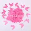 Combina y mezcla varias formas de rellenos de confeti para globos para crear un ambiente de fiesta y decorar el salón de bodas con purpurina.