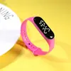 Relógio Eletrônico Luminoso à Prova d'Água para Estudantes e Crianças, Relógio Versátil com Display Digital para Esportes e Lazer, Atacado de Fábrica