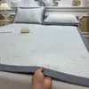 Classe de Verão a Feijão de Gelo Mat 2026 Novo Desenho Animado Mat de Seda Gelada Estilo Lençol Dobrável Dormitório de Estudante Cama de Solteiro