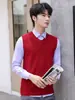 Chaleco de punto nuevo para otoño e invierno para hombre, color liso, cuello en V, sin mangas, chaleco para jóvenes, moda coreana, chaleco de punto para hombre