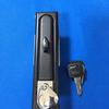 MS818 cuadrado negro con cerradura plana colgante, cerradura para puerta de gabinete eléctrico, cerradura para puerta de gabinete de interruptores, gdcabinet, cerradura para gabinete de energía