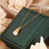 Transmisión en vivo mismo estilo Collar Bolsa de la Suerte moda para mujer estilo lujo ligero colgante de jade blanco imitación temperamento simple cadena clavicular de acero de titanio joyería