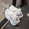 Zapatos Deportivos Nuevos de Primavera y Otoño 2026 para Niños, Zapatos Ligeros Cómodos para Correr para Niños, Zapatos de Papá de Moda Tendencia para Niñas