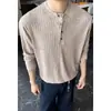 Camiseta de Manga Larga Henley Blanca cleanfiS para Hombre Otoño Estilo Hong Kong Ins Atuendo Sencillo Top de Peso Pesado Talla Grande