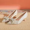 Sapatos de Salto Alto de Cetim com Strass Francês para Mulheres, Laço Simples Elegante, Salto Alto Raso com Saia