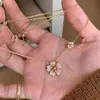 Colar Flor Explosiva Dupla Chapeuzinho Vermelho Feminino Flor Pequena Totalmente Diamantado Super Brilhante Cinco Flores Corrente de Clavícula Elegante Exquisite
